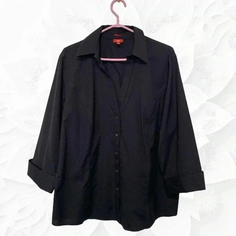 Talbots Woman Wrinkle Resistant Black V Neck Button Down 3/4 Sleeve Blouse